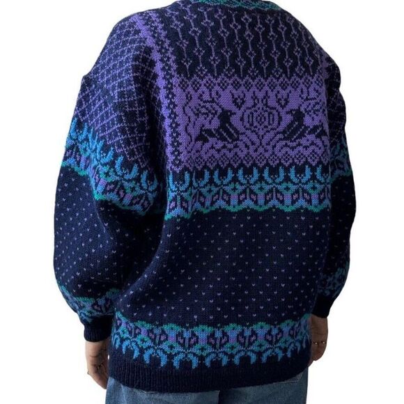 Vintage Hand Knit Reindeer Stag Navy Blue Wool Norwegian Fair Isle Sweater Sz L - Picture 5 of 8